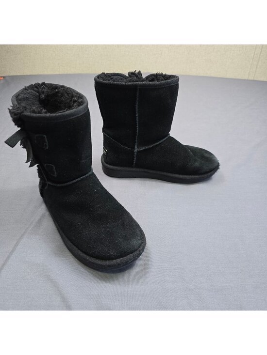 Koolaburra By Ugg Other - Koolaburra Ugg Girls Boots Size 1 Black Faux Fur Lined Suede Winter Bow Details
